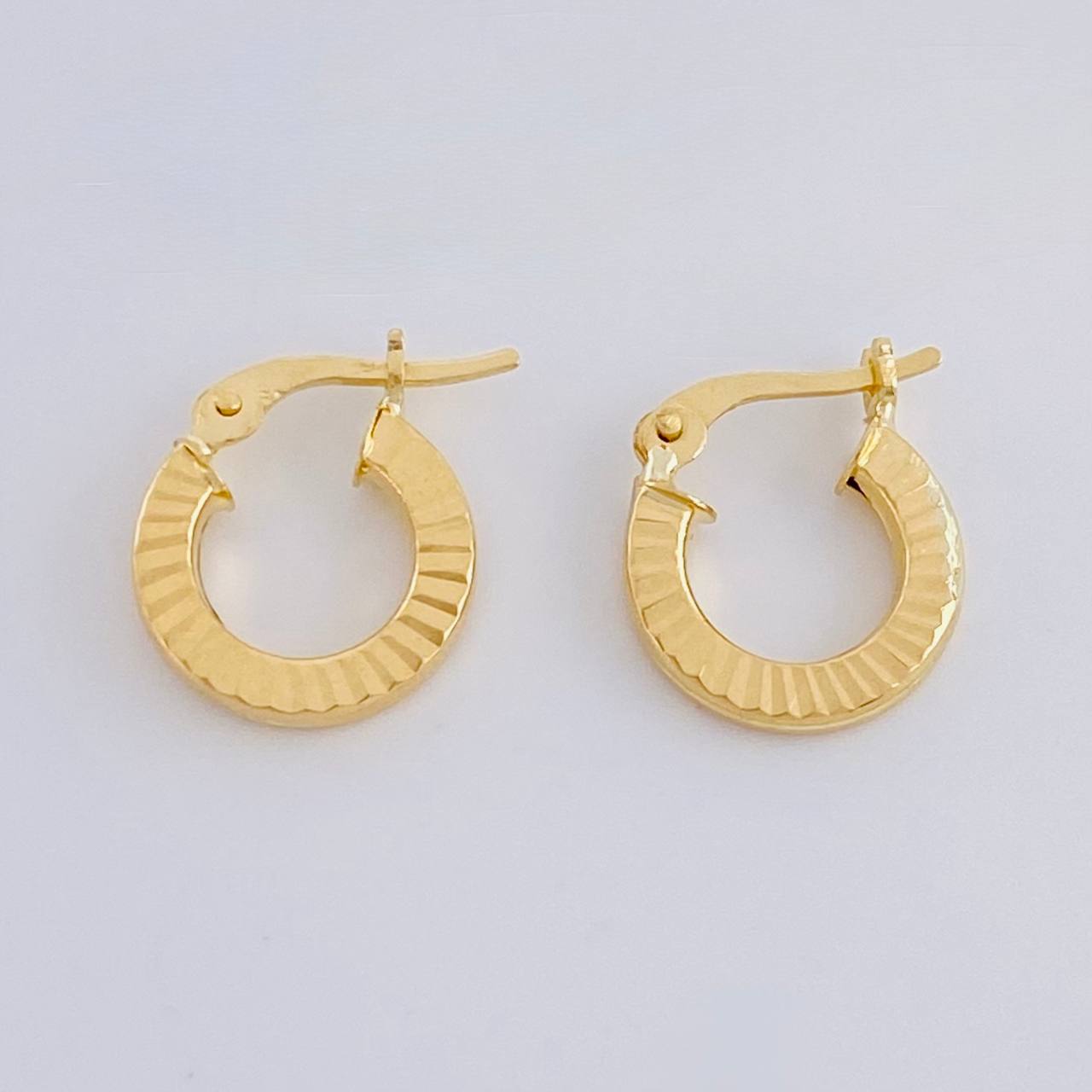 Candongas Valu Rayada 1.25g / 1.3cm Oro Amarillo 18K