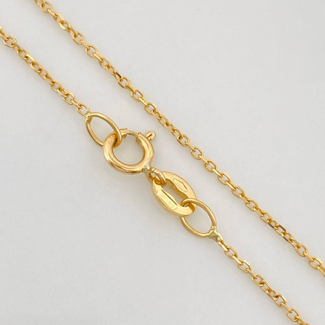 Cadena Aro Seguido 1.3g / 45cm / 0.6mm Oro Amarillo 18K