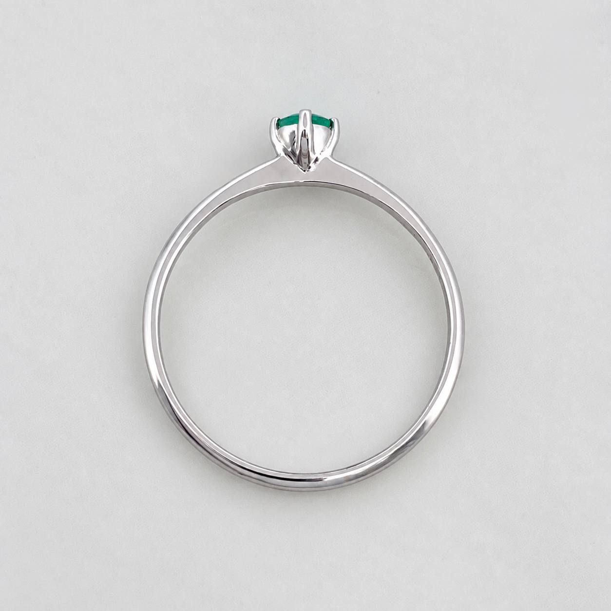 Anillo Solitario Esmeralda 13pts 1.35g / T7 Oro Blanco 18K