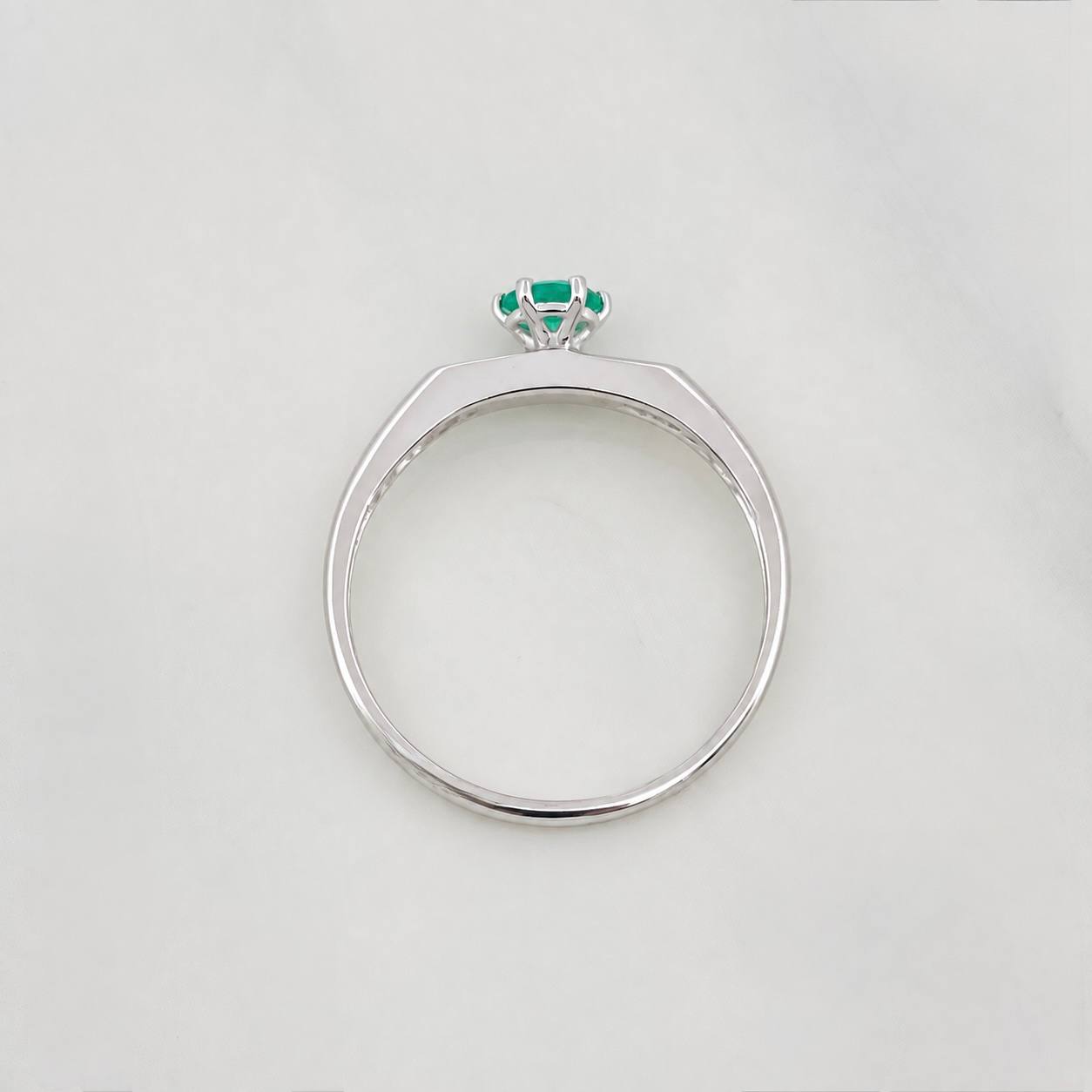 Anillo Solitario Esmeralda 29pts 1.75g / T6 3/4 Oro Blanco 18K