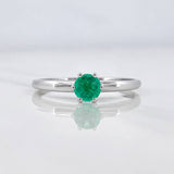 Anillo Solitario Esmeralda 29pts 1.75g / T6 3/4 Oro Blanco 18K