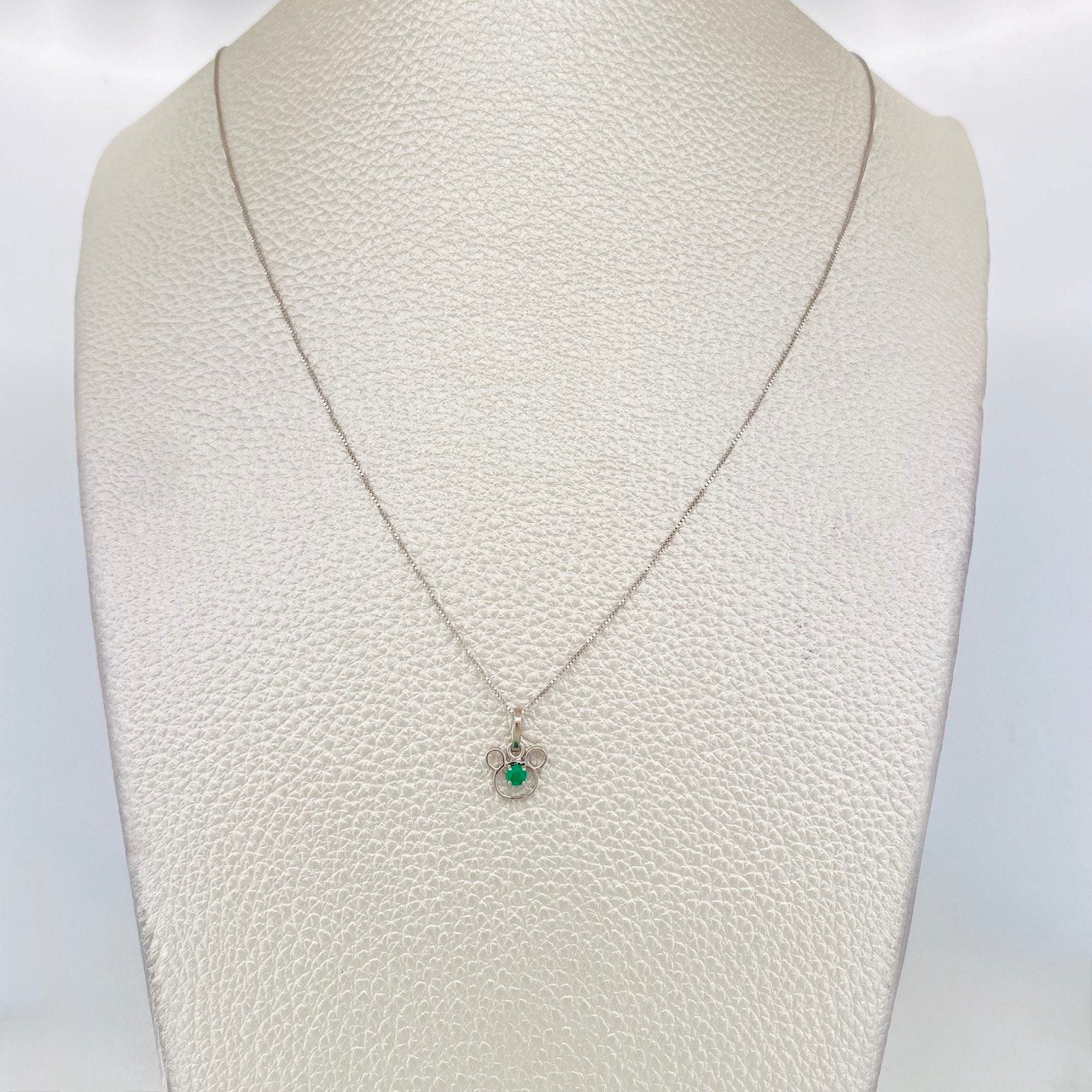 Set Cadena Veneciana + Dije Oso Esmeralda 6pts / 1.35g / 45cm Oro Blanco 18K