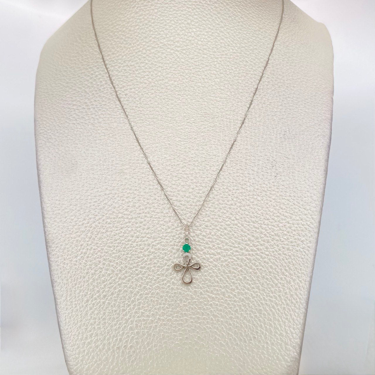 Set Cadena Veneciana + Dije Cruz Esmeralda 8pts / 1.6g / 45cm Oro Blanco 18K