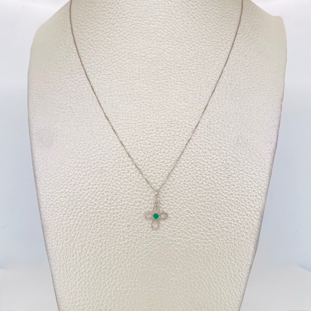 Set Cadena Veneciana + Dije Cruz Esmeralda 6pts / 1.45g / 45cm Oro Blanco 18K