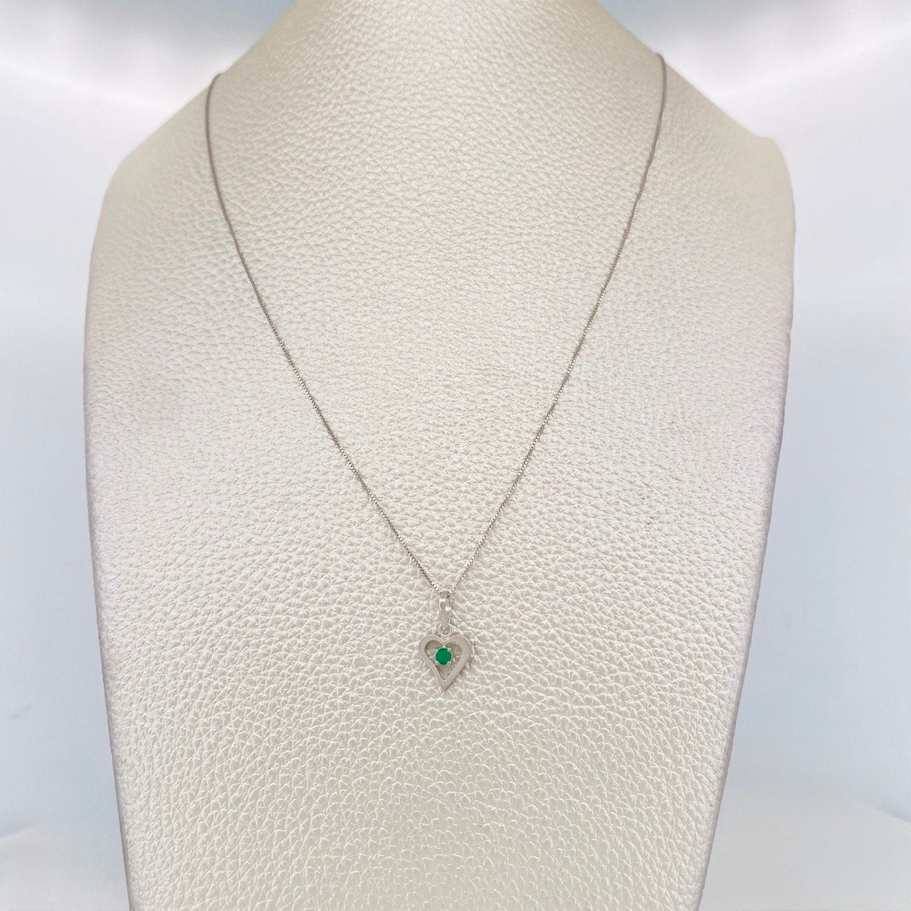 Set Cadena Veneciana + Dije Corazon Esmeralda 6pts / 1.4g / 45cm Oro Blanco 18K