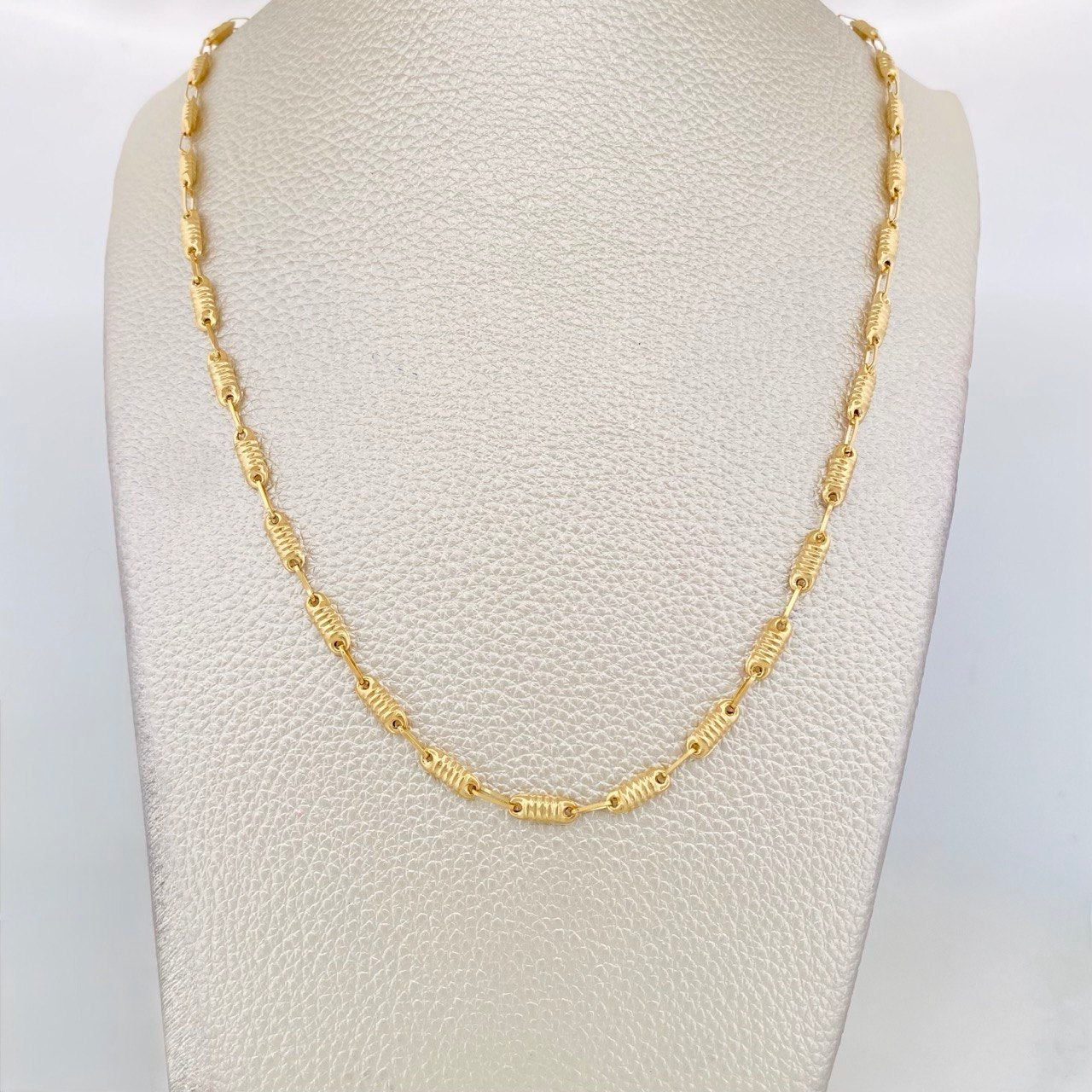 Cadena Rustica Cilindro Rayado 8.6g / 60cm / 3.35mm Oro Amarillo 18K