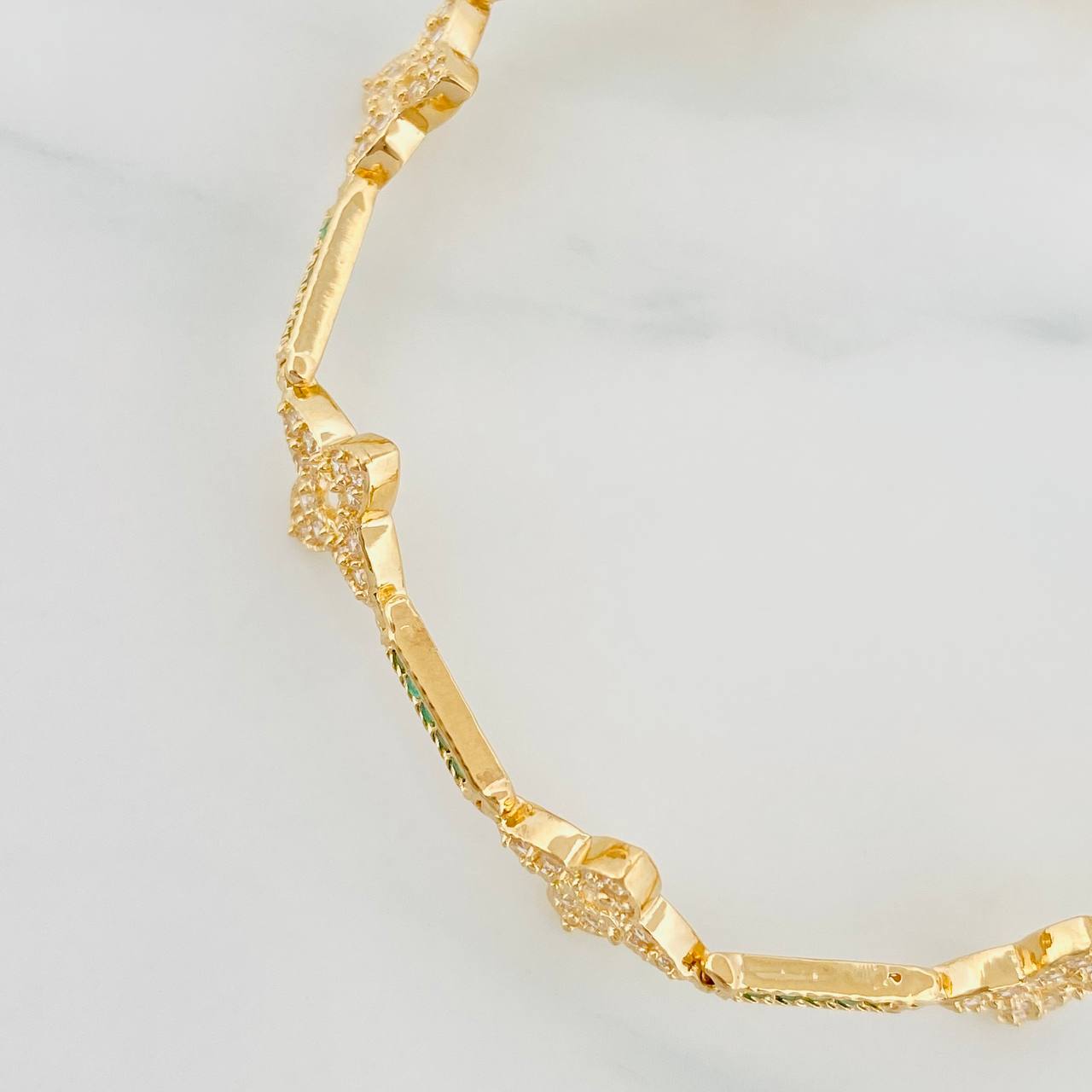 Pulso Flores 8.1g / 18.7cm / 2.23mm Oro Amarillo 18K