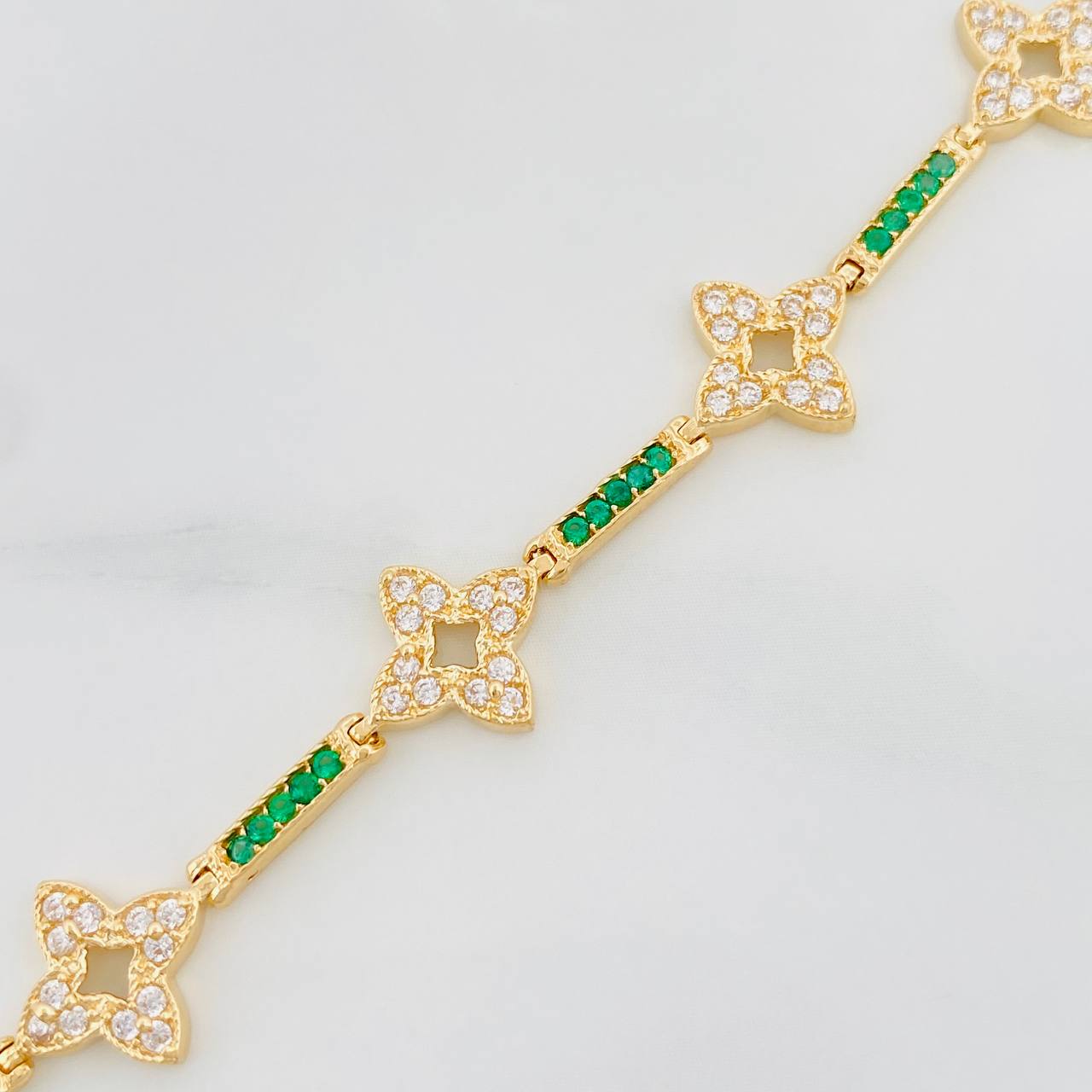 Pulso Flores 8.1g / 18.7cm / 2.23mm Oro Amarillo 18K
