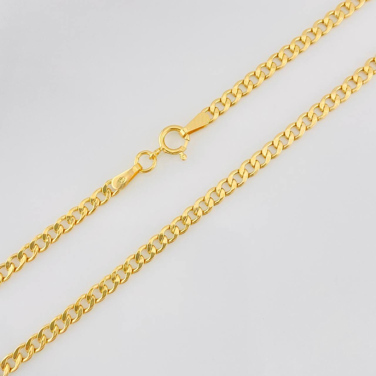 Cadena Cubana 2.35g / 45cm / 2.31mm Oro Amarillo 18K