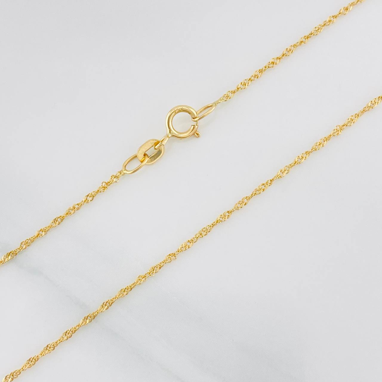 Cadena Singapur  0.9g / 50cm / 0.55mm Oro Amarillo 18K