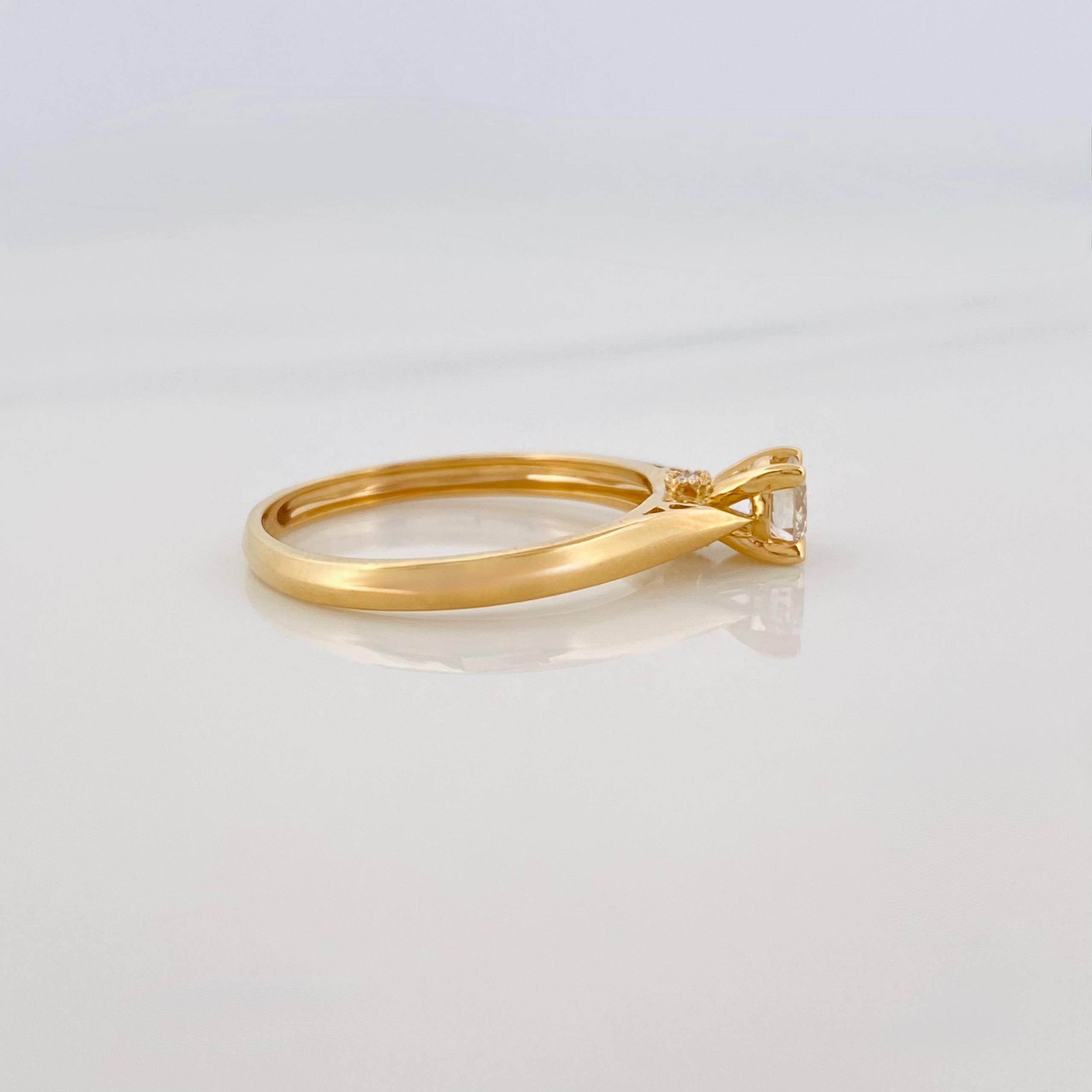 Anillo Solitario Diamantes 32Pts 2.3 g / T6 3/4 Oro Amarillo 18K