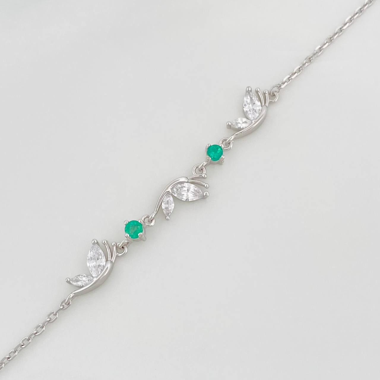 Pulso Mariposa Esmeralda 2.75 g / 22 cm / 1 mm Plata Rodinada 925