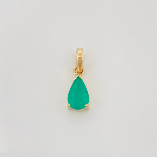Dije Lagrima Esmeralda 82Pts 0.9 g / 1.08 cm Oro Amarillo 18K