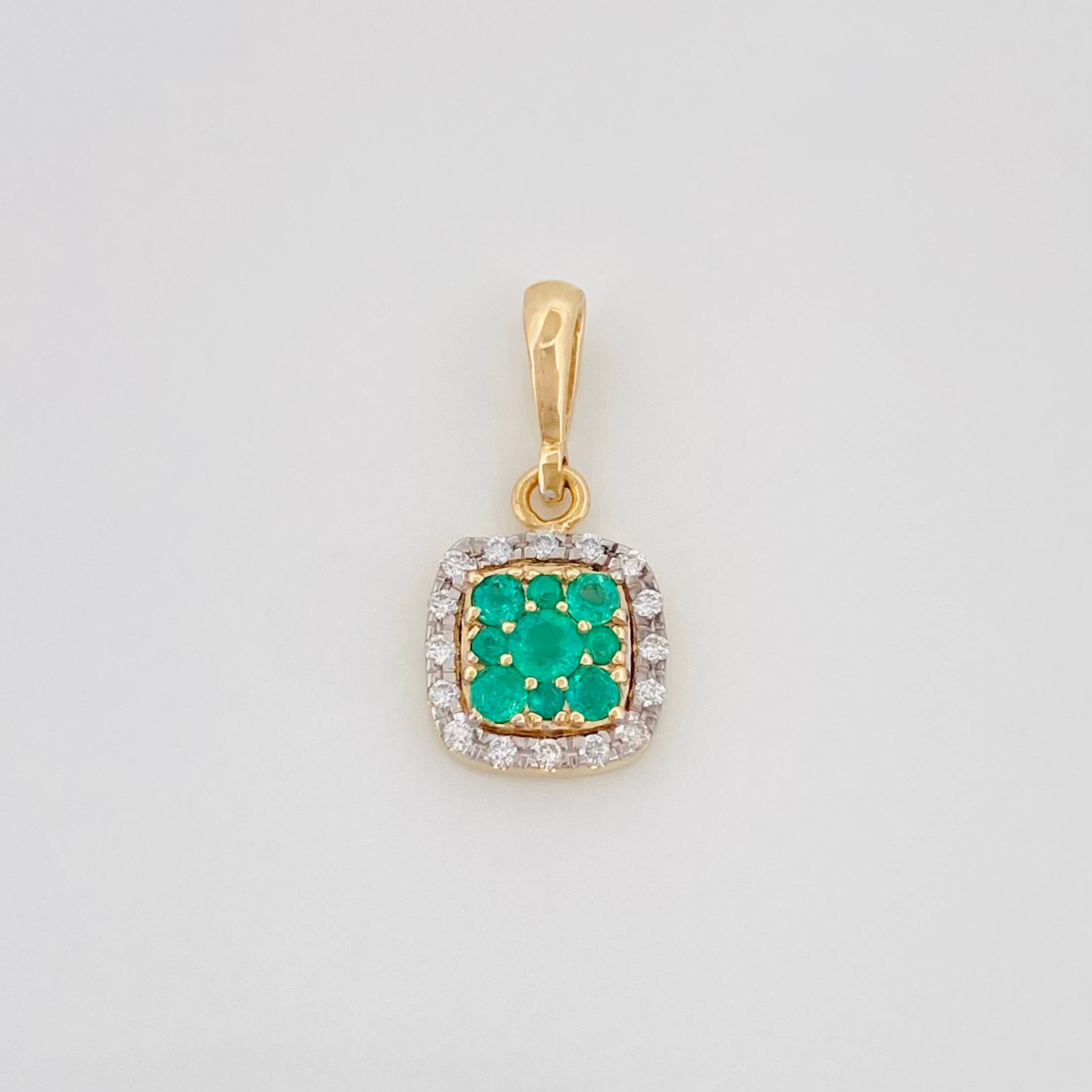 Dije Cuadro Esmeralda 20Pts Diamante 16Pts 0.95 g / 1.6 cm Oro Amarillo 18K