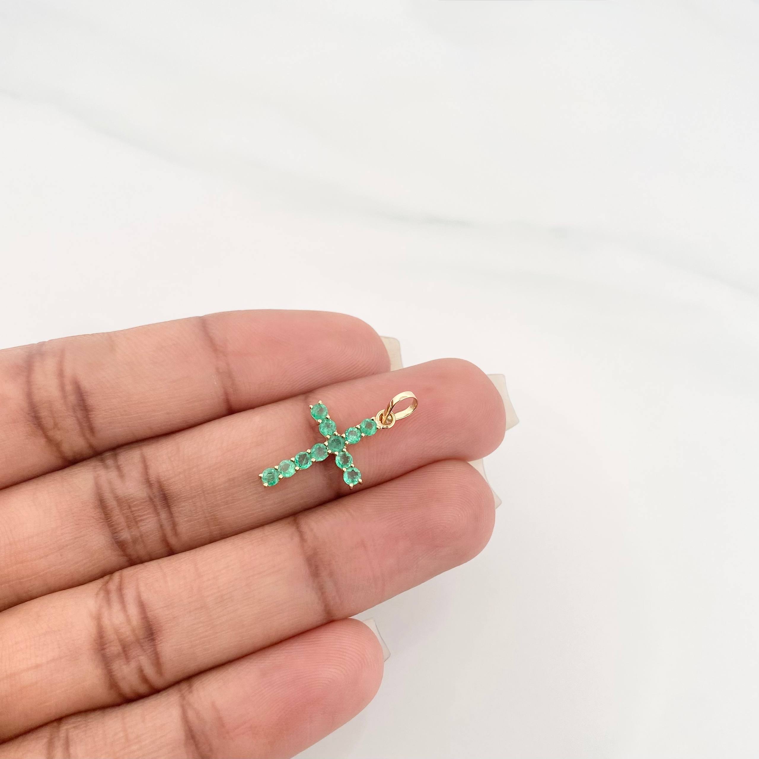 Dije Cruz Esmeraldas 0.10Pts 0.4 g / 1.3 cm Oro Amarillo 18K