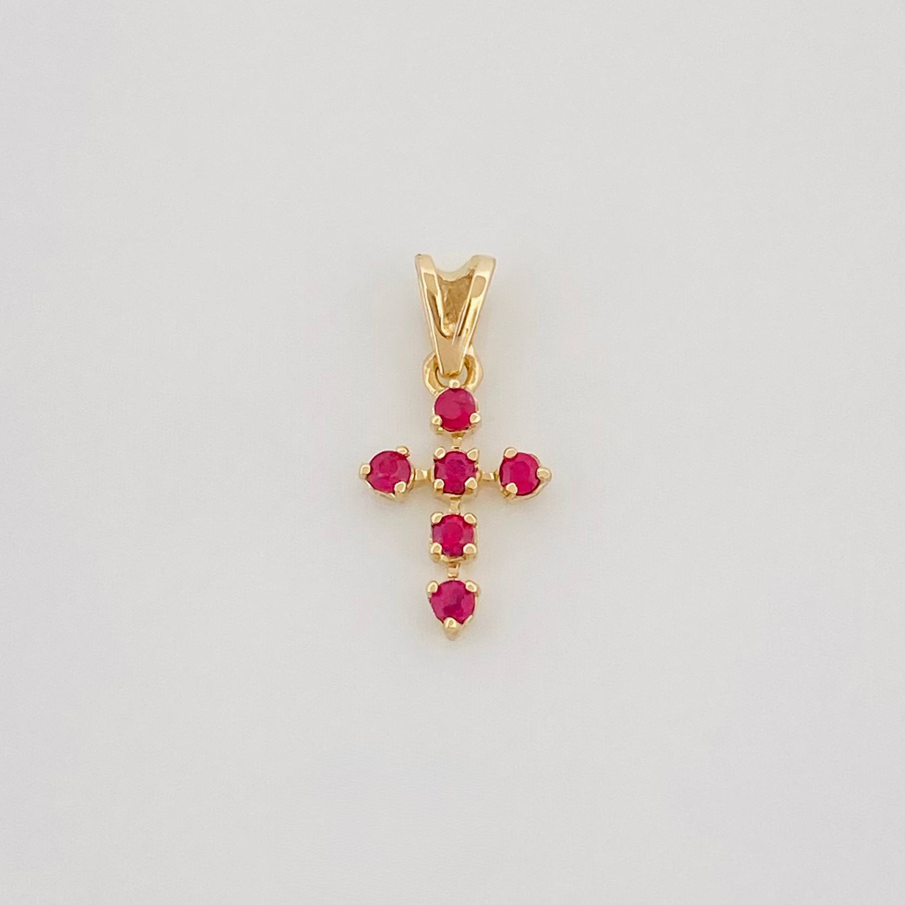 Dije Cruz Rubies 18Pts 0.35 g / 1.3 cm Oro Amarillo 18K