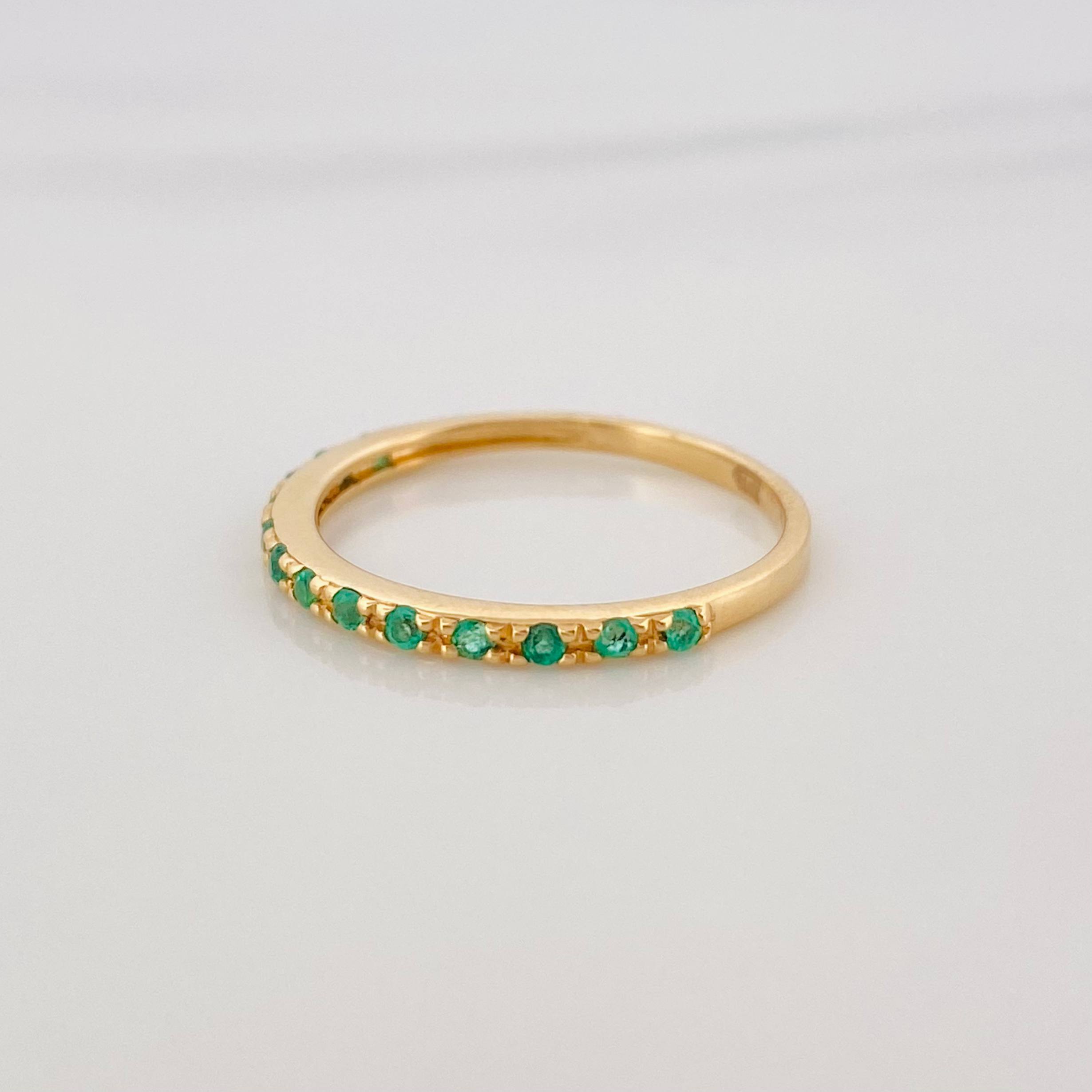 Anillo Churumbela Esmeralda 12Pts 1.35 g / T5 1/2 Oro Amarillo 18K