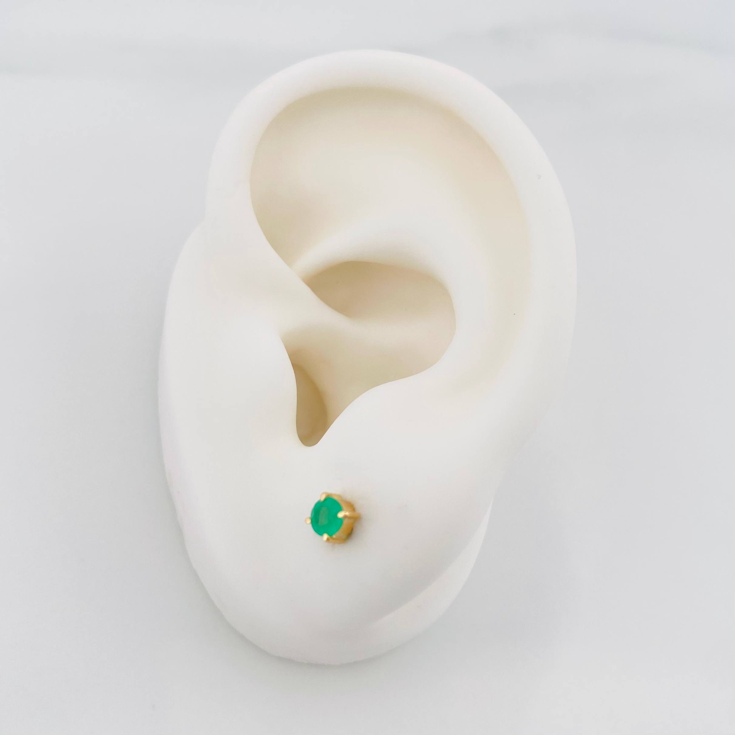 Topos Cuatro Garras Esmeralda 50Pts 0.9 g / 3.8 mm Oro Amarillo 18K