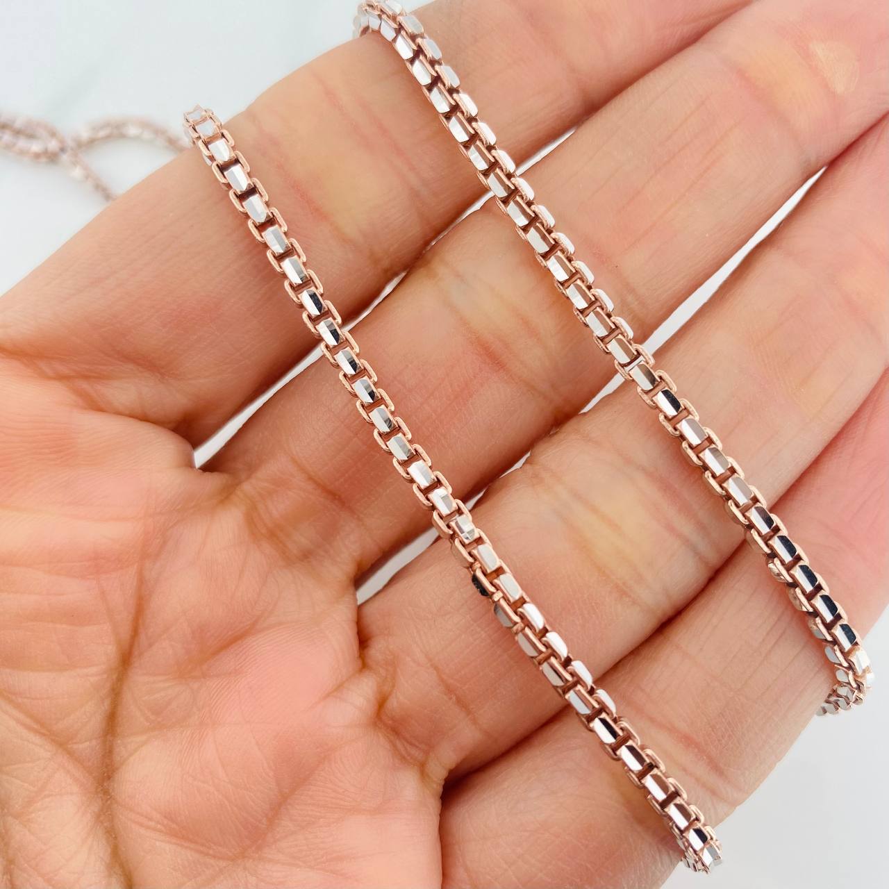 Cadena Veneciana 31.6 g / 65.5 cm / 2.55 mm Dos Oros Blanco Rosa 18K