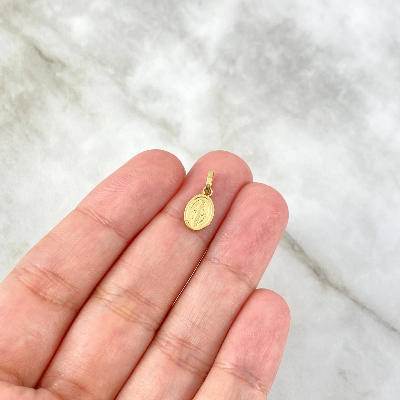 Dije Virgen Milagrosa 0.65gr / 1.5cm / Oro Amarillo