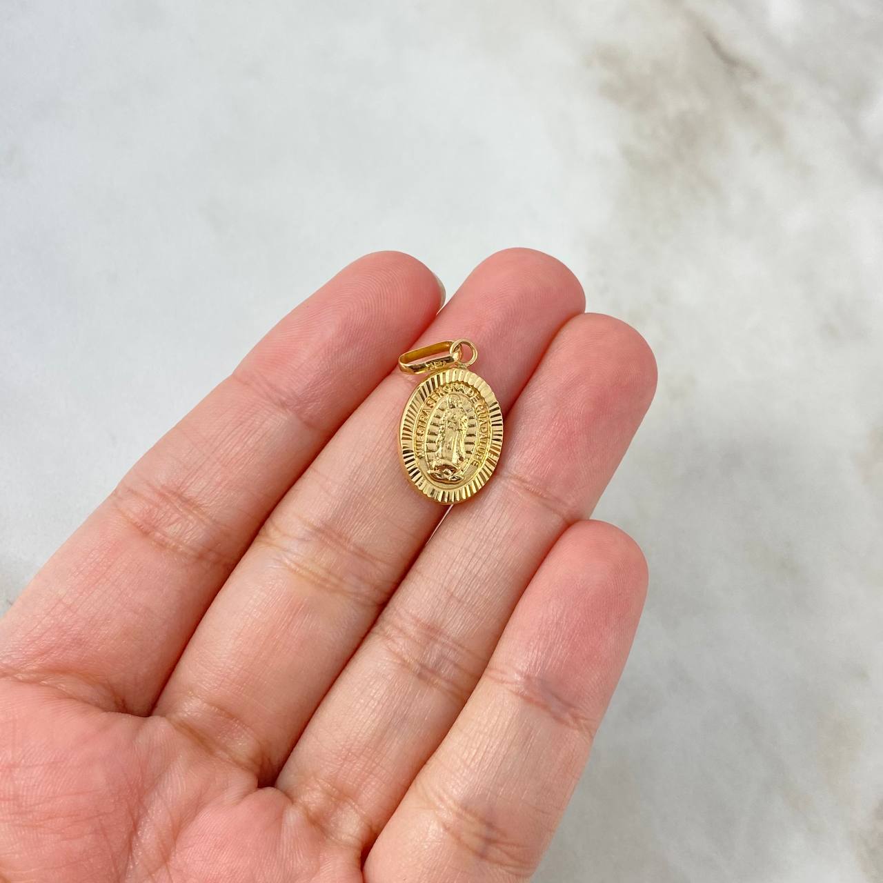 Dije Virgen de Guadalupe 1.2gr / 2.5cm / Troquelado Oro Amarillo