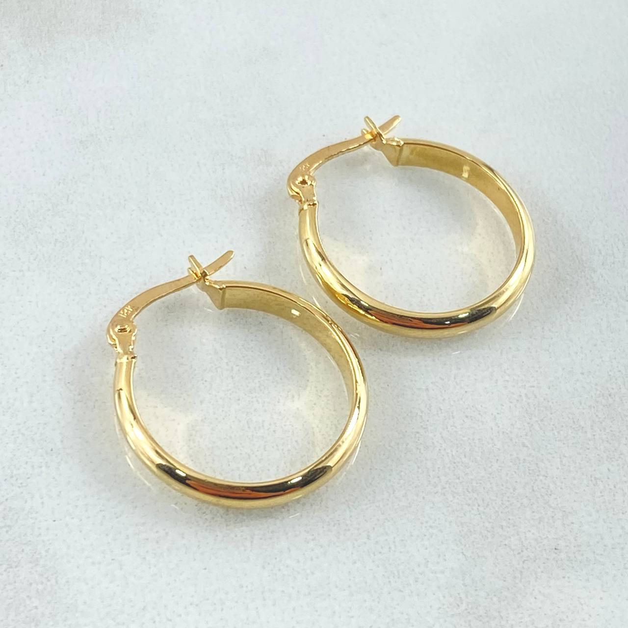Candongas Nati 0.95gr / 1.2cm / Oro 18K