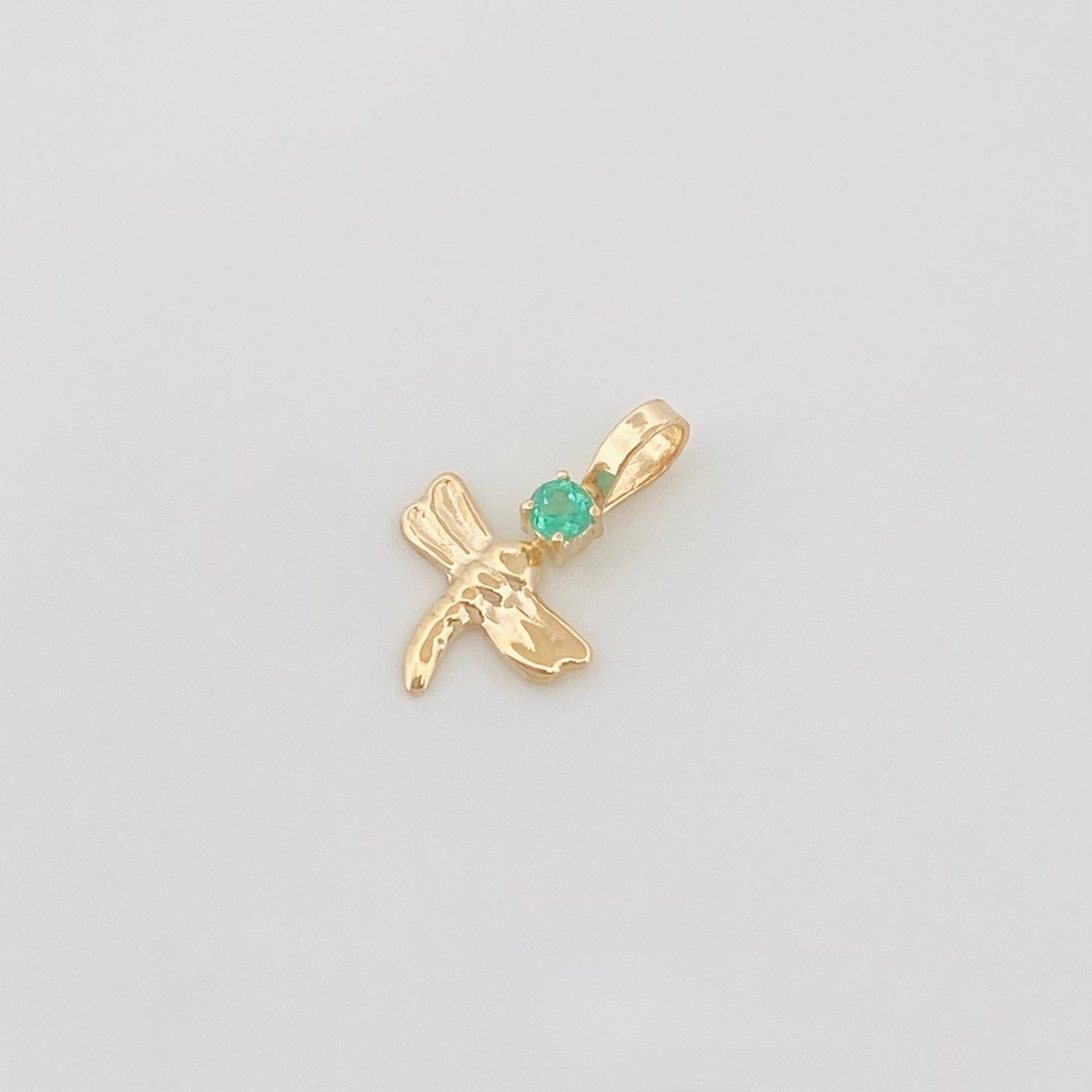 Dije Libelula Esmeraldas 0.3Pts 0.25 g / 1.3 cm Oro Amarillo 18K