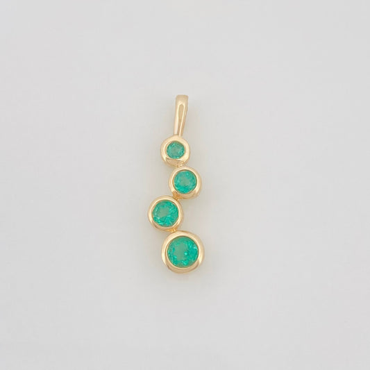 Dije Circulos Esmeraldas 0.33Pts 1.05 g / 2 cm Oro Amarillo 18K