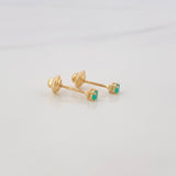 Topos Cuatro Garras Esmeralda 0.10Pts 0.55 g / 2.13 mm Oro Amarillo 18K