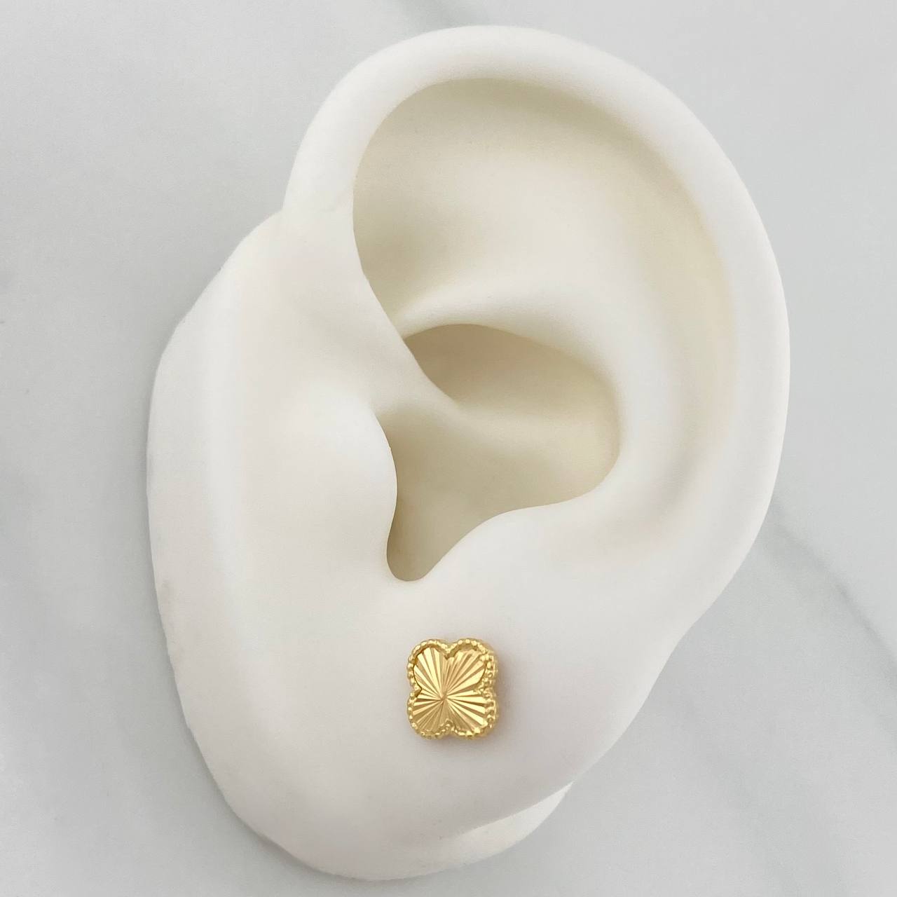 Topos Trebol Diamantado 0.95 g / 5 mm Oro Amarillo 18K