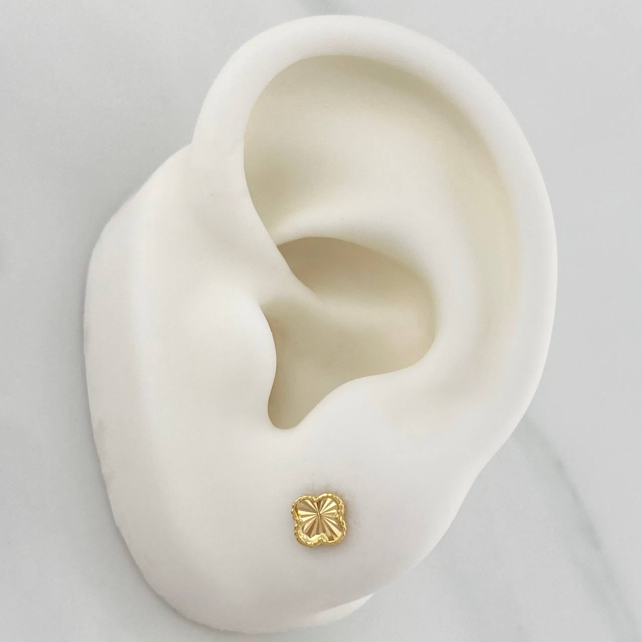 Topos Trebol Diamantado 0.75 g / 3 mm Oro Amarillo 18K