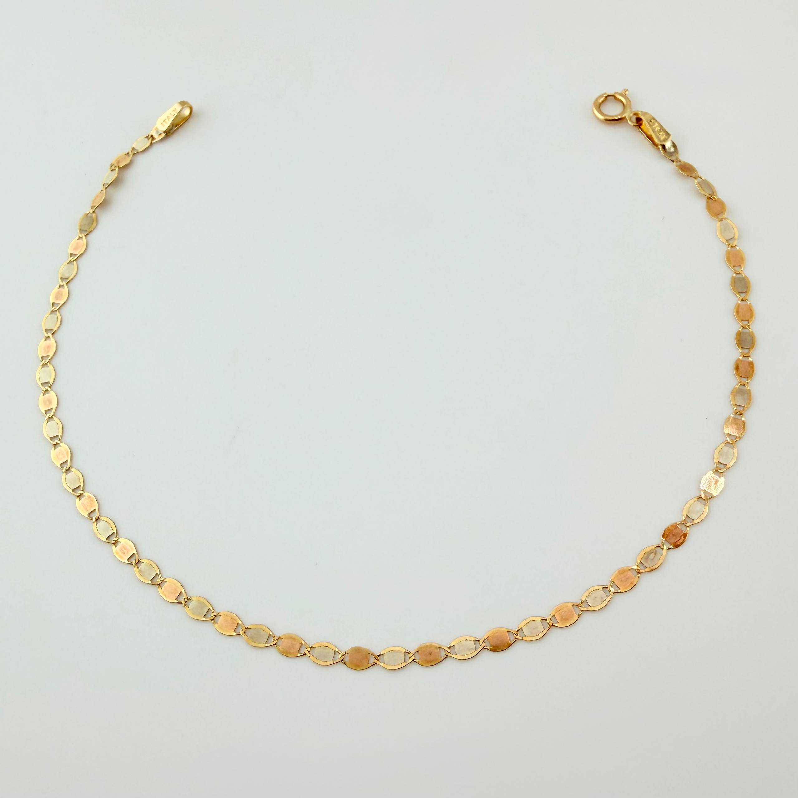 Pulso Escalera Plana 0.75gr / 18cm / 2mm Tres Oros +4 18K ©