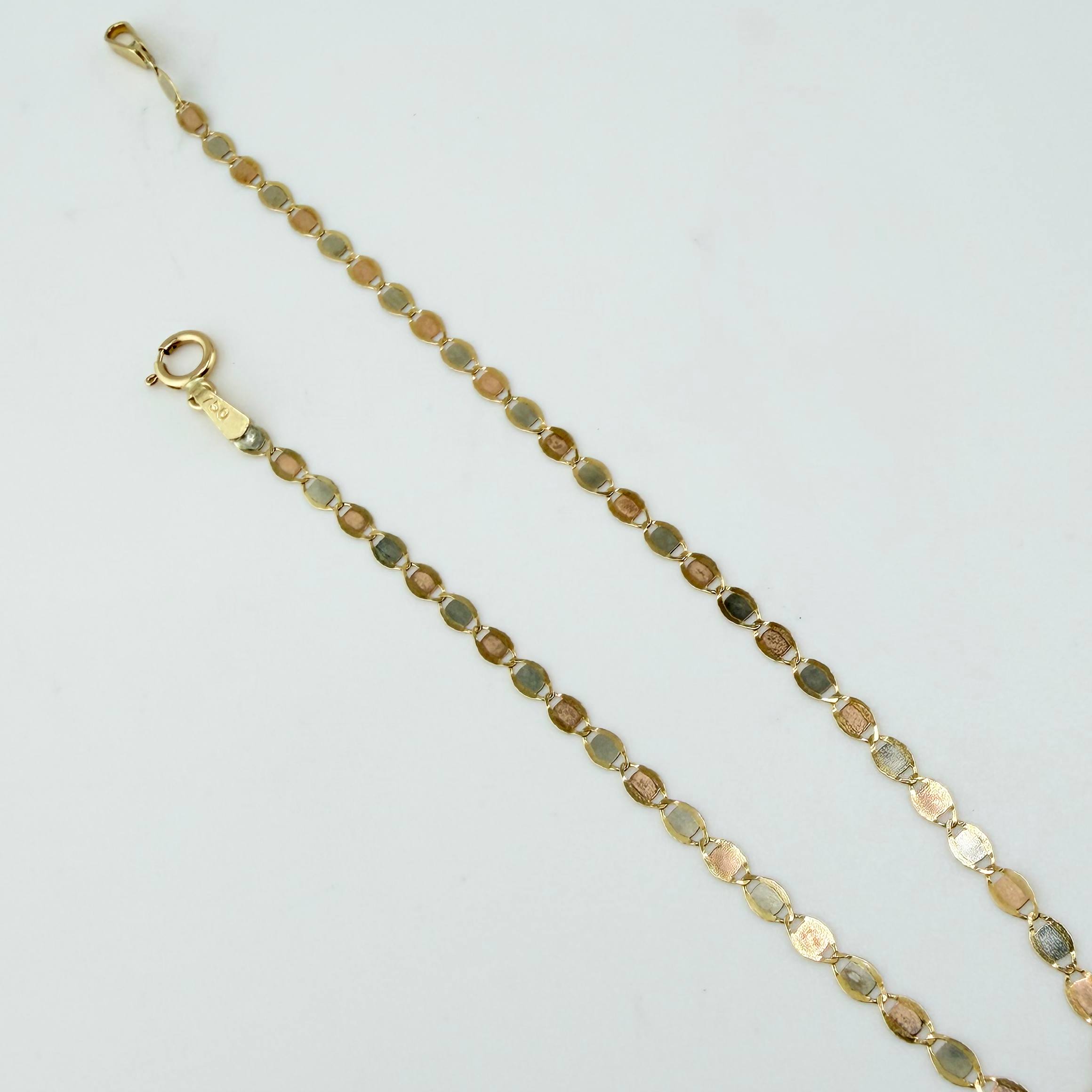 Pulso Escalera Plana 0.75gr / 18cm / 2mm Tres Oros +4 18K ©