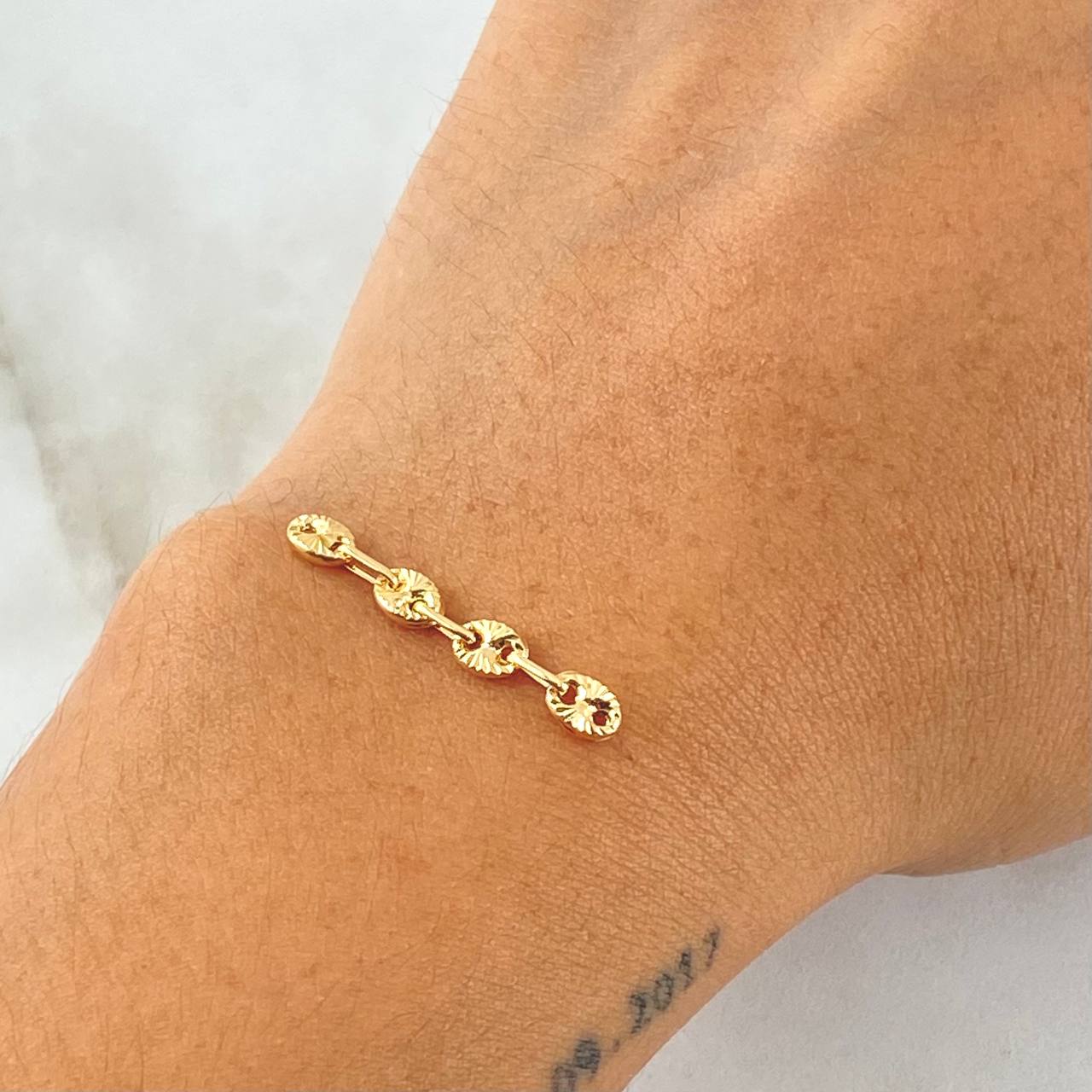 Herraje Retazo GC 0.3gr / 2cm / Oro 18K