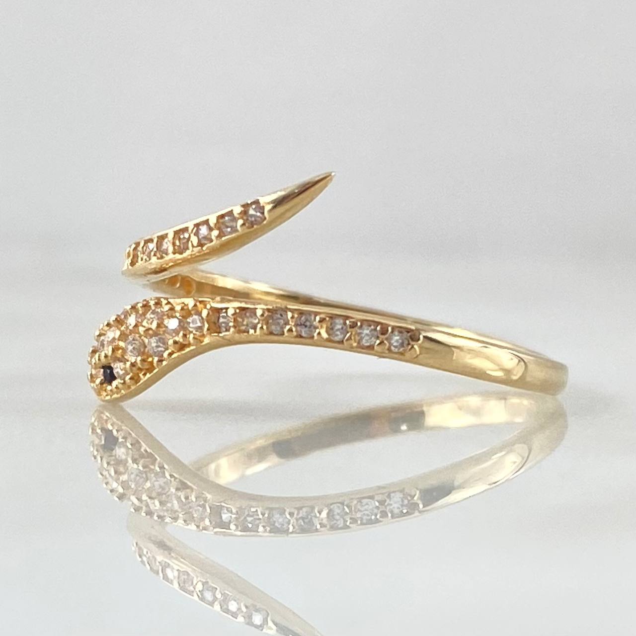 Anillo Serpiente 2.2gr / T7 3/4 / Oro 18K ©