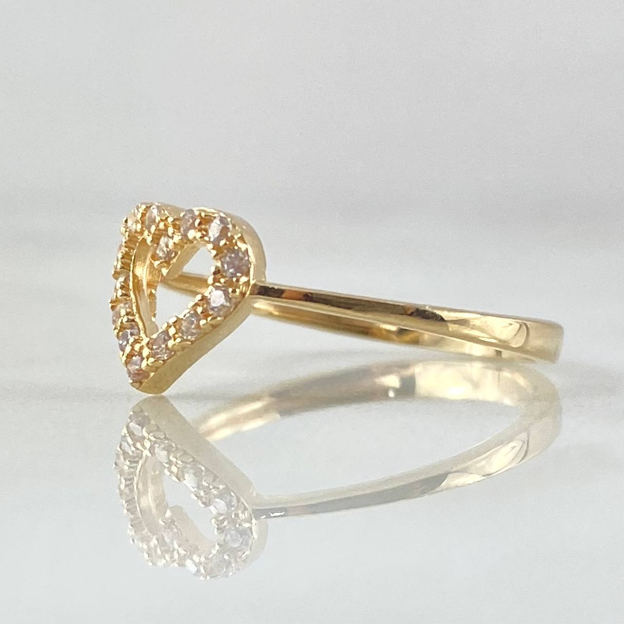 Anillo Silueta Corazón 1.7gr / T6 1/2 / Oro 18K ©