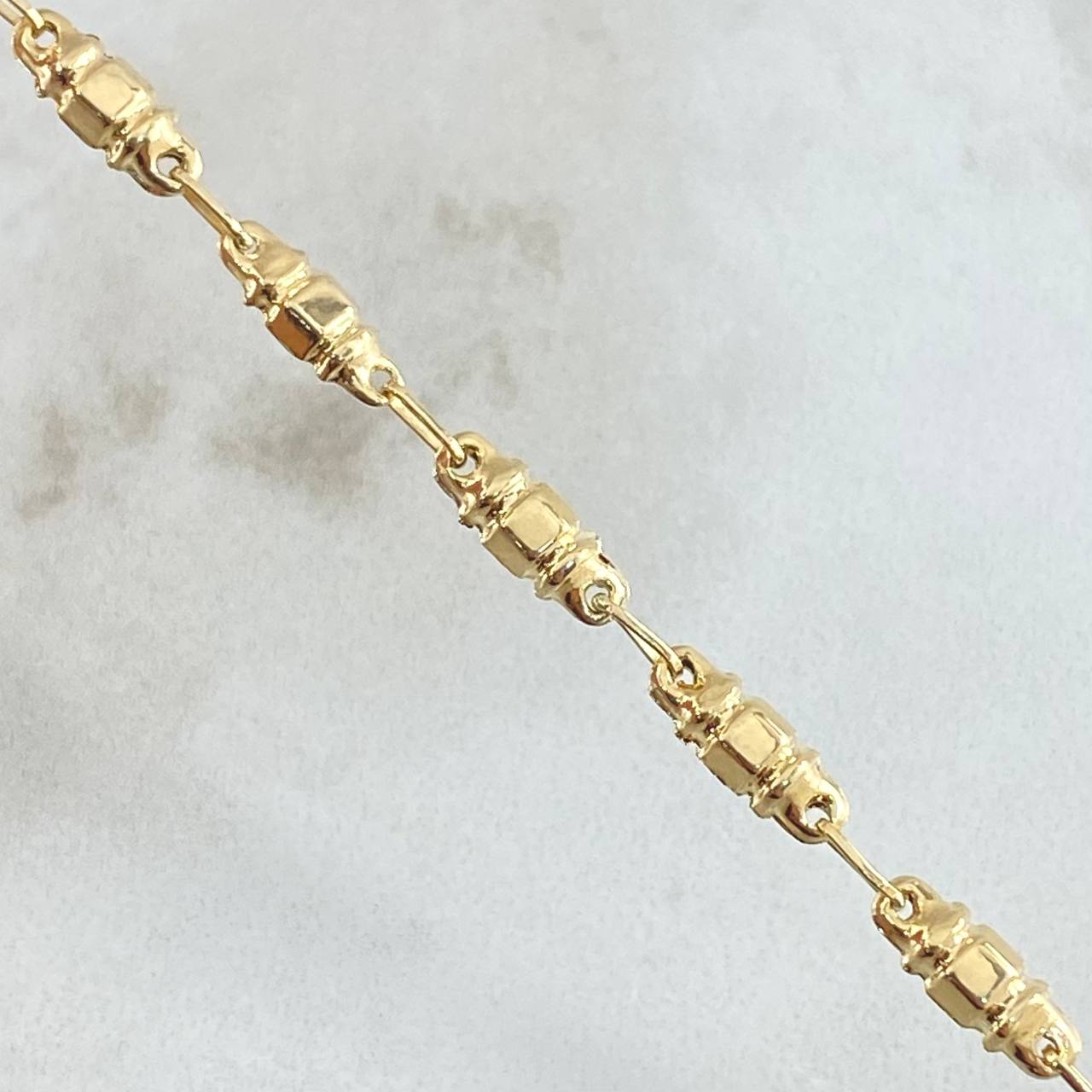 Cadena Rustica Barril Cubico 7.75gr / 60cm / Oro 18K ©