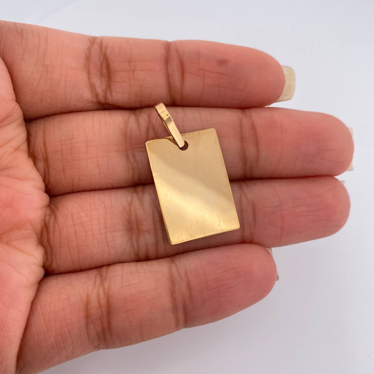 Dije Placa 1.2gr / 2.7cm / Oro Amarillo 18K &