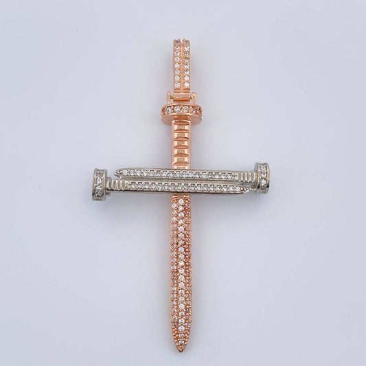 Dije Cruz Clavo 6.45gr / 6cm / Dos Oros Blanco Rosa 18K $