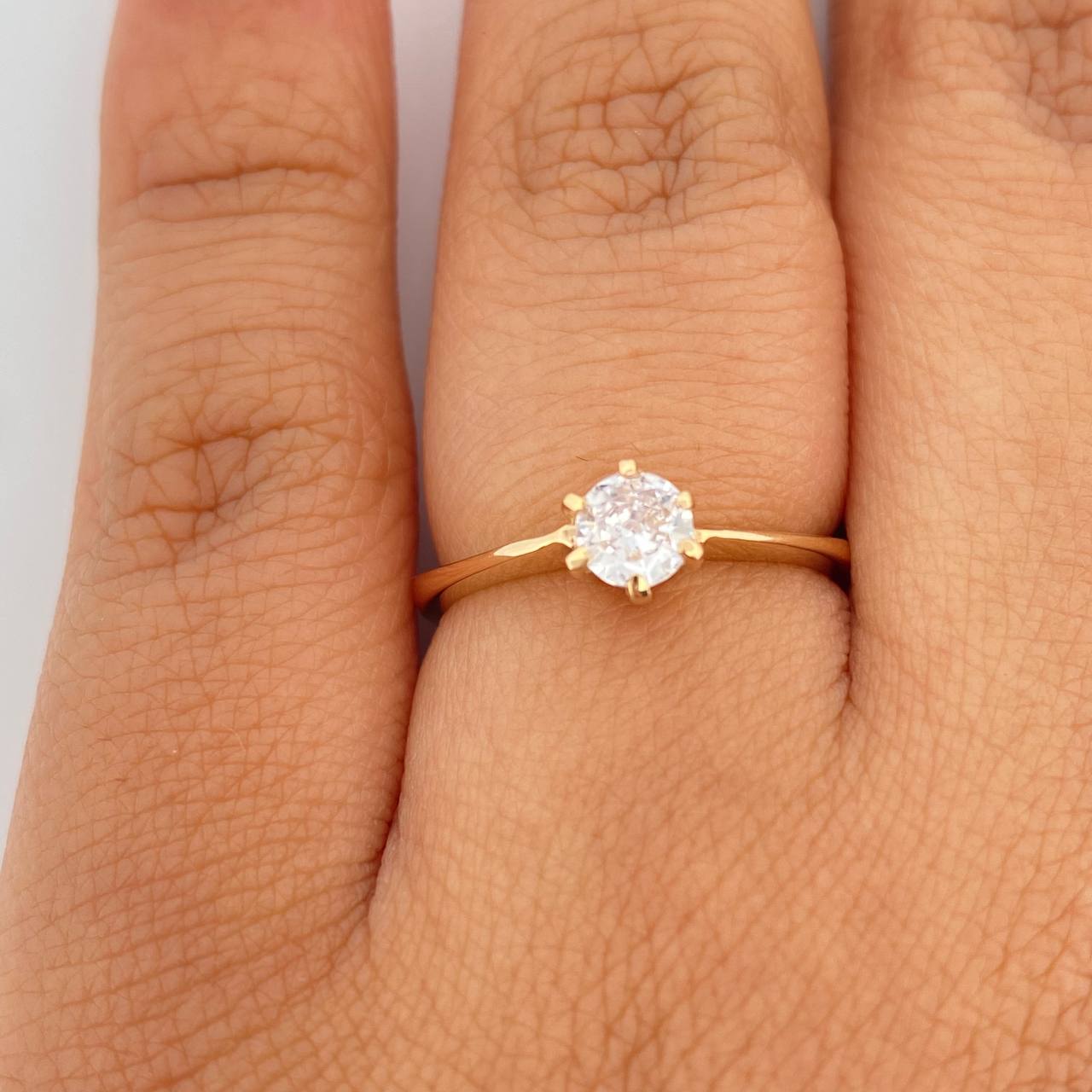 Anillo Solitario 2.5gr / T5 3/4 / Oro Amarillo 18K $