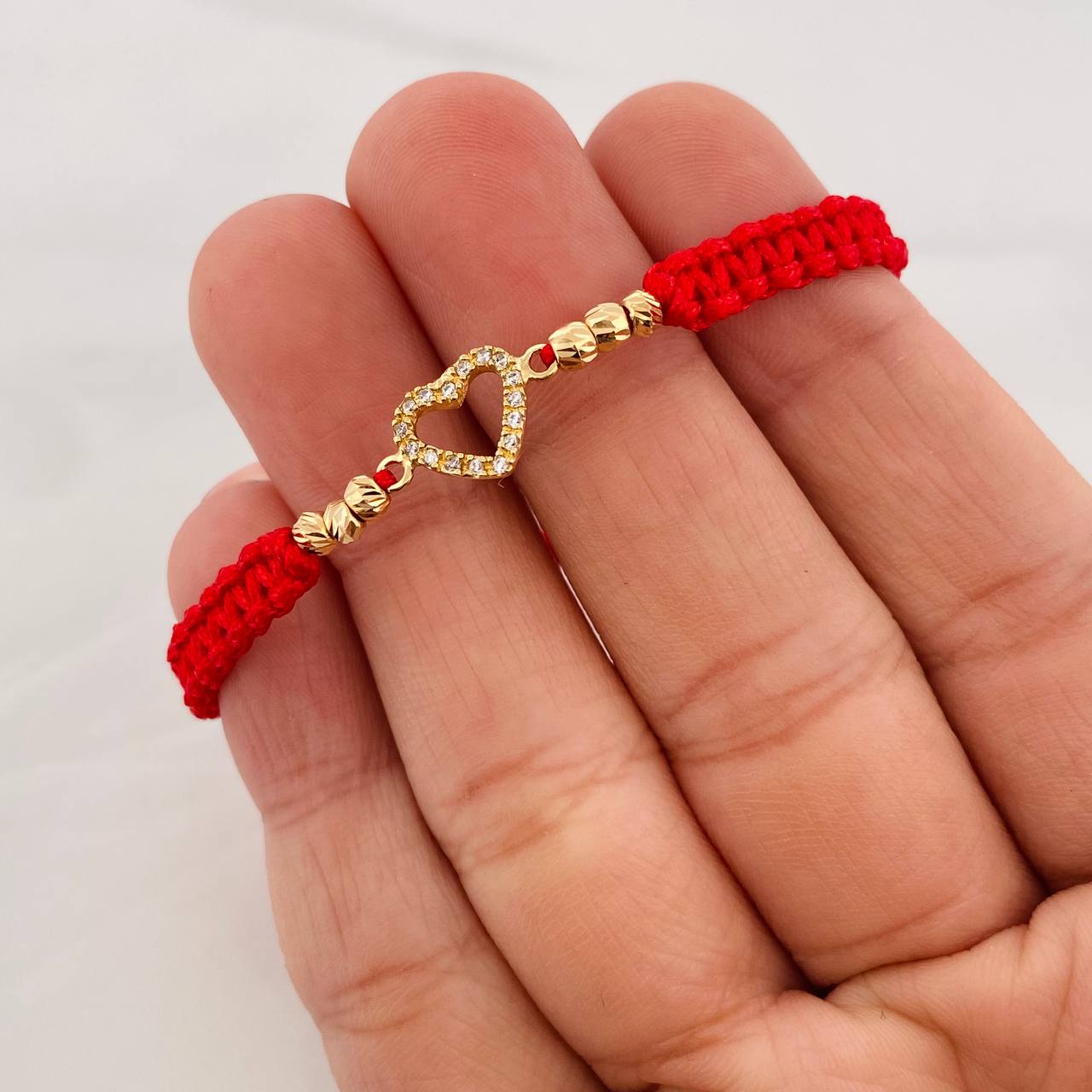 Pulsera Tejida Roja Silueta Corazón Oro Amarillo 18K