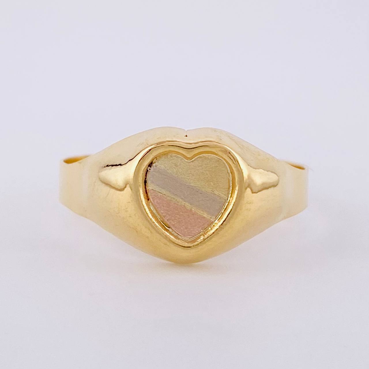Anillo Sello Corazón 1.65g / T8 1/4 Tres Oros 18K