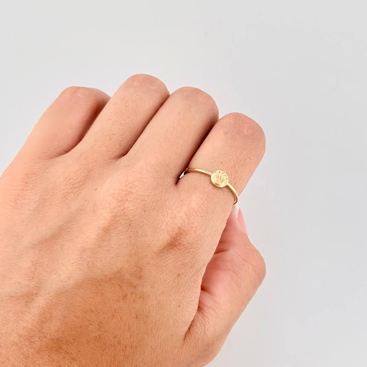 Anillo Circulo Corona 1.15g / T8 1/4 Oro Amarillo 18K