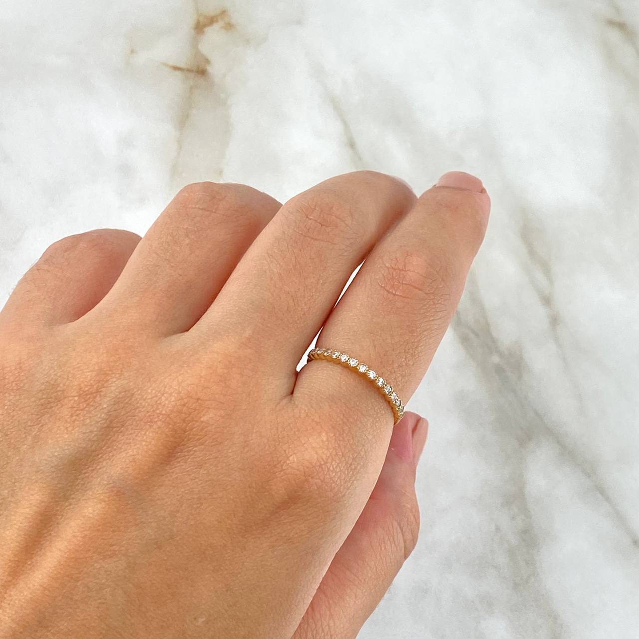 Anillo Churumbela Circulos Punteados 1.35gr / T8 / Circones Blancos Oro Amarillo