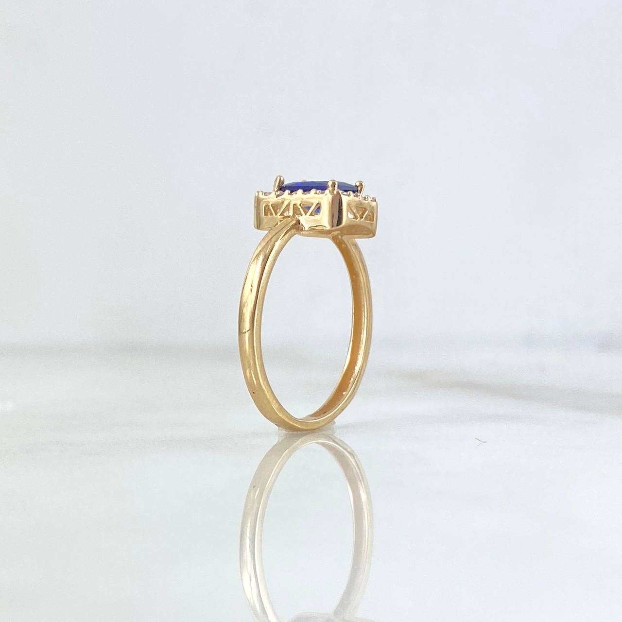 Anillo Halo Cuadrado 1.9gr / T5 1/2 / Circones Blancos-Azul Oro Amarillo ©