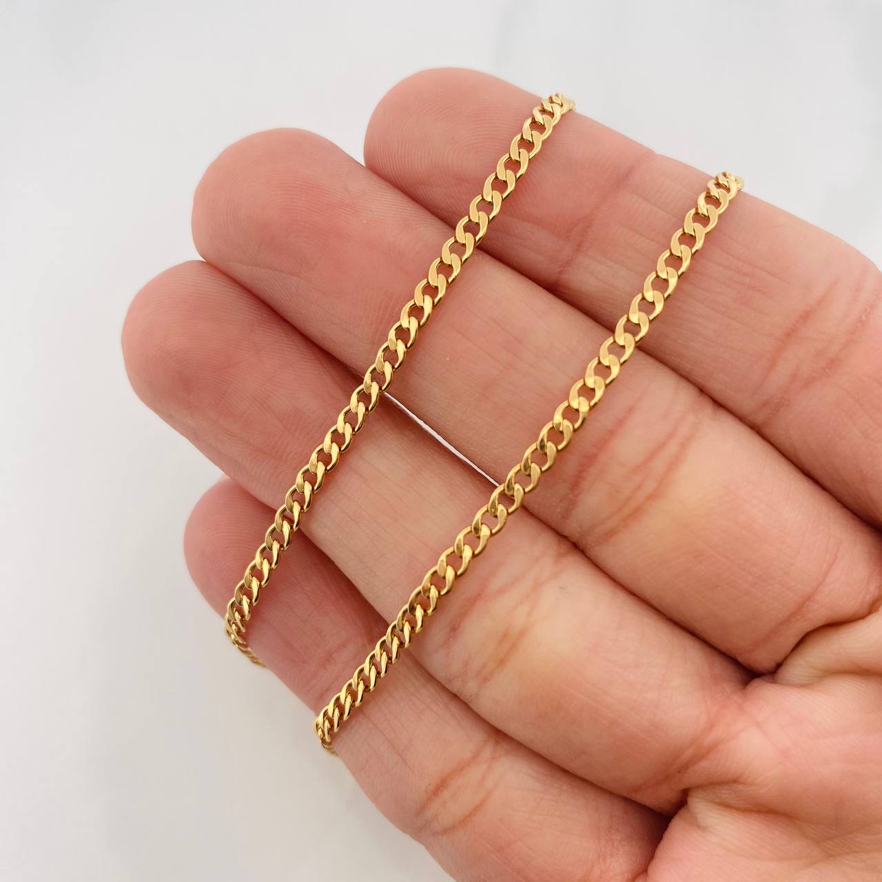 Cadena Cubana 2.35g / 45cm / 2.45mm Oro Amarillo 18K