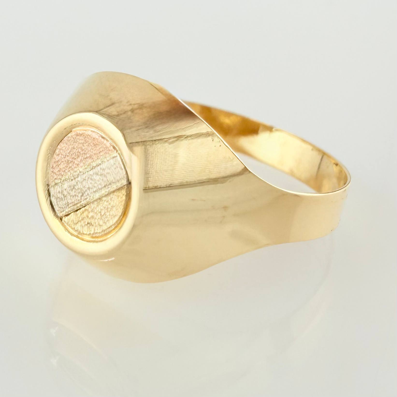 Anillo Sello Circulo 1.75gr / T8 1/4 / Tres Oros 18K *