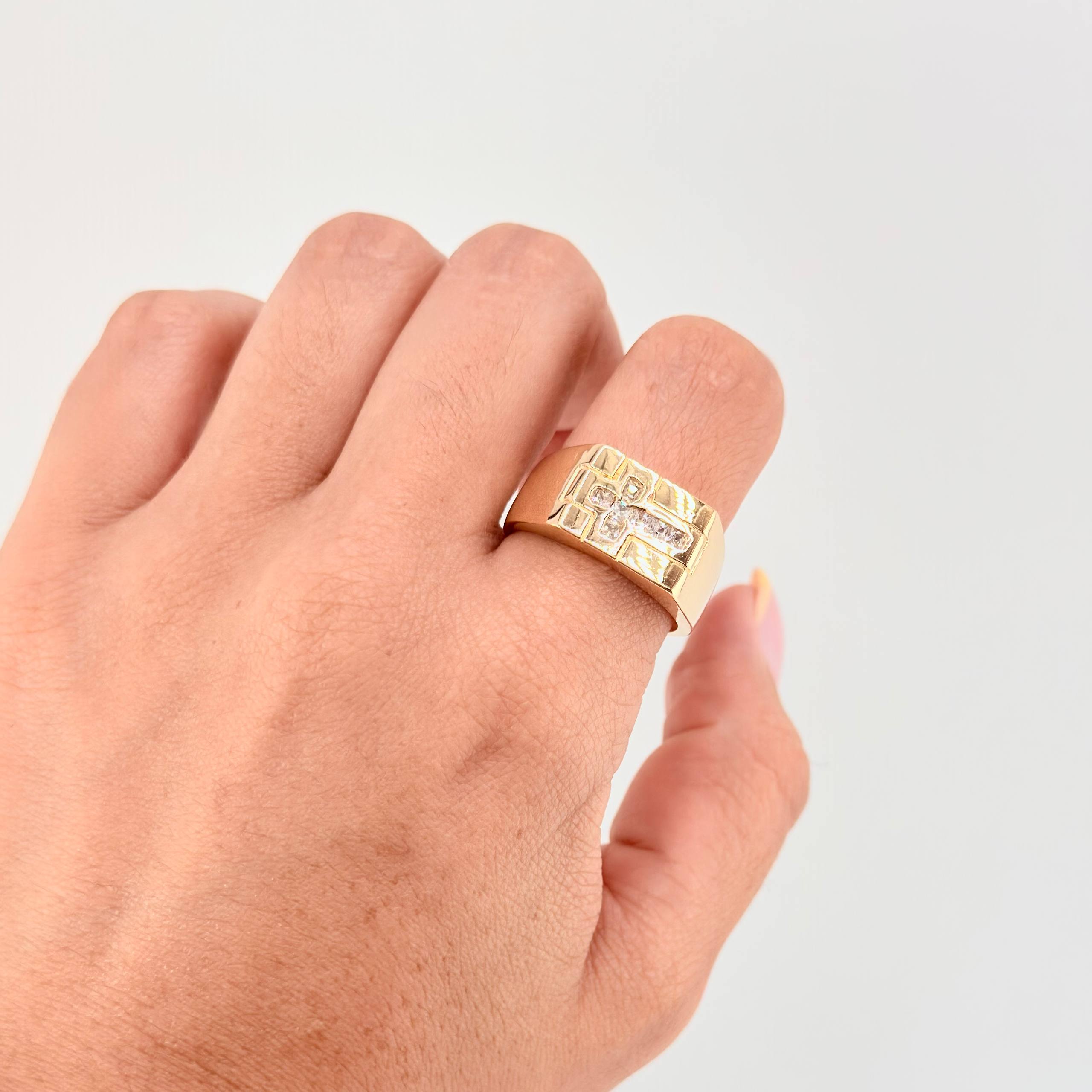 Anillo Cruz 8.25gr / T10 1/4 / Oro Amarillo 18K ©