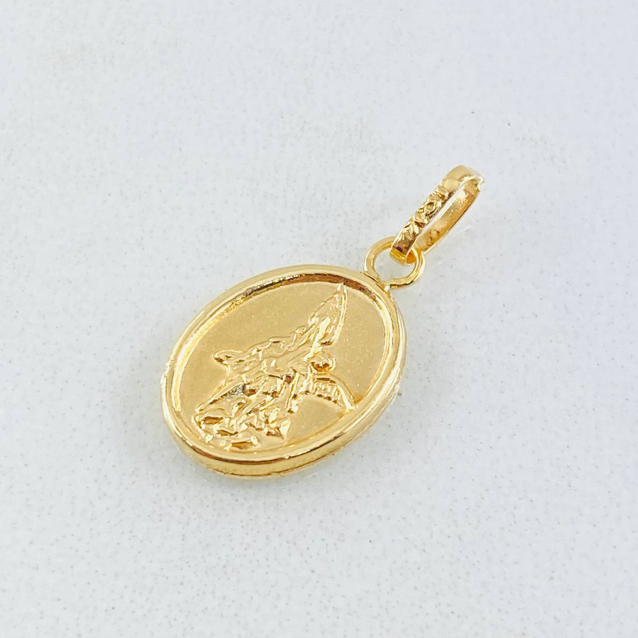 Dije San Migue Arcangel Ovalo 0.5gr / 2cm / Oro Amarillo 18K ©