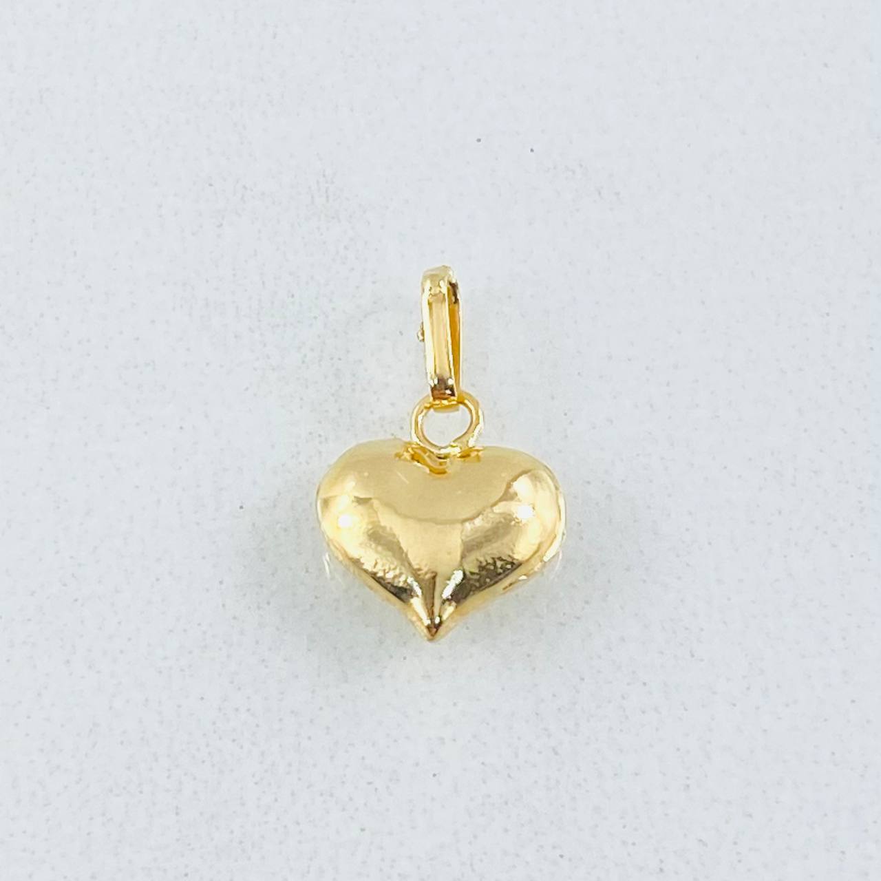 Dije Corazón Troquelado 0.3gr / 1.2cm / Oro Amarillo 18K ©